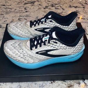 Brooks Hyperion Tempo 1 Size 8 (B)